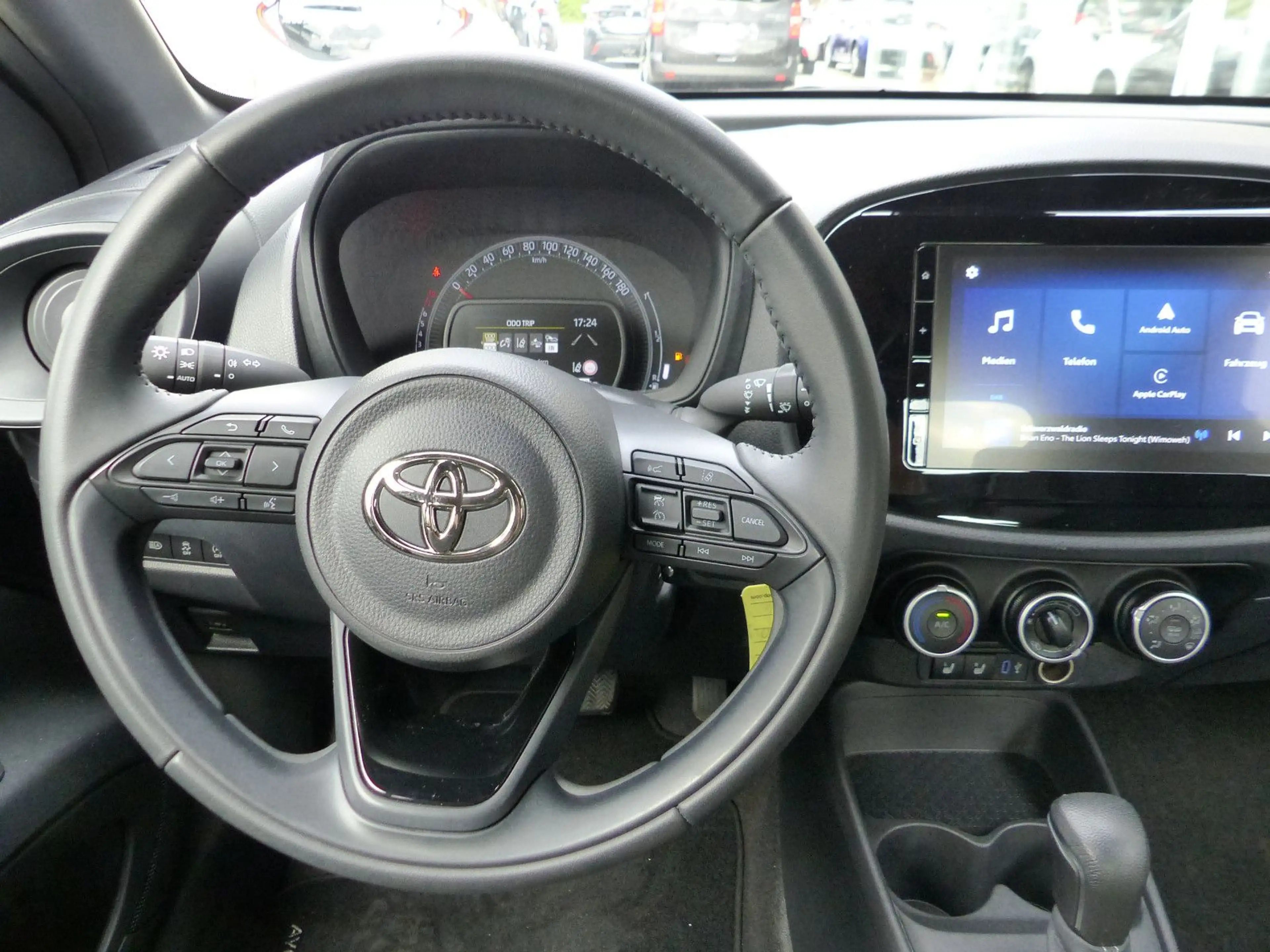 Toyota Aygo X Automatik Business Kamera CarPlay Sitzhzg — photo 11