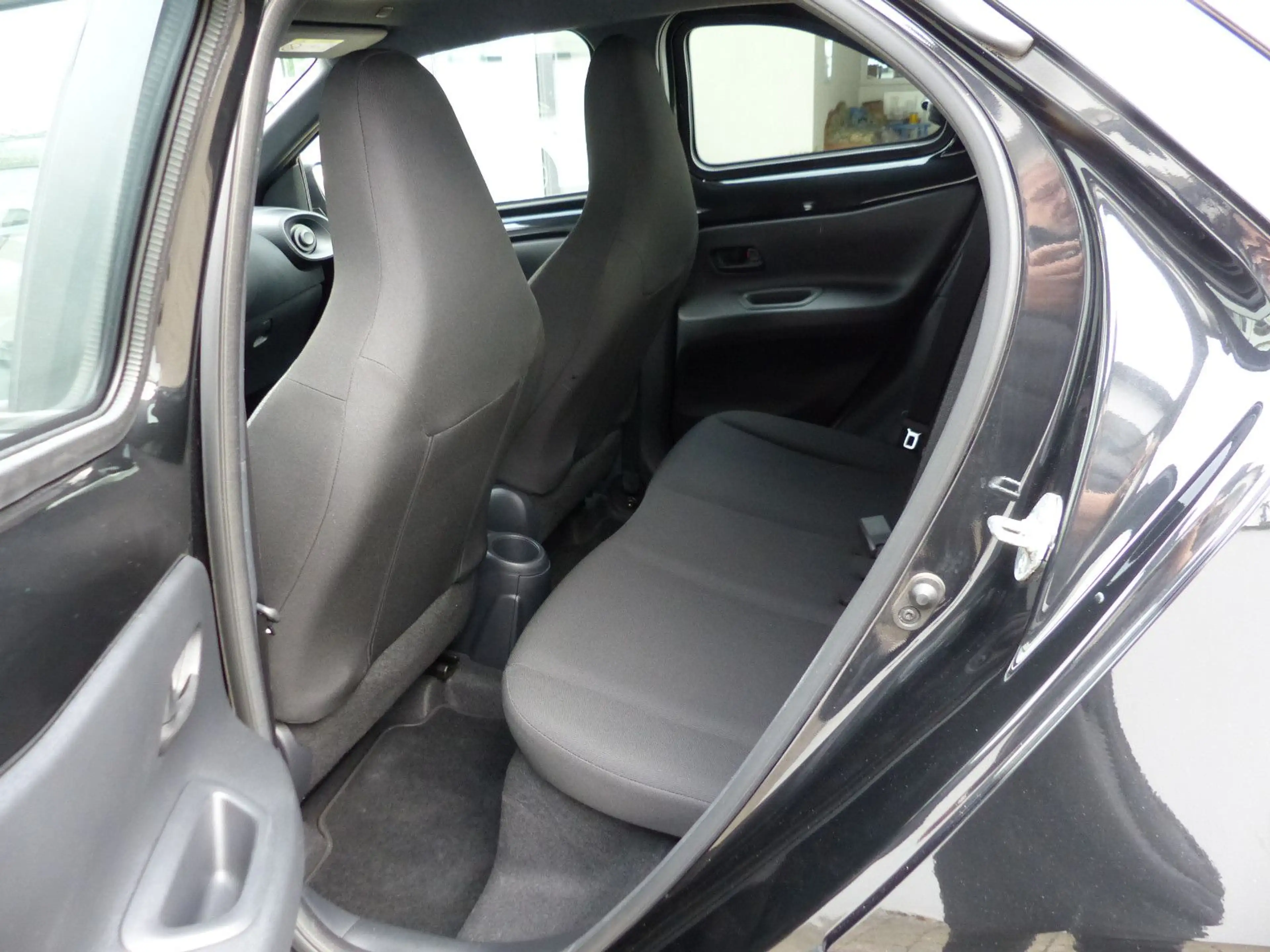 Toyota Aygo X Automatik Business Kamera CarPlay Sitzhzg — photo 9