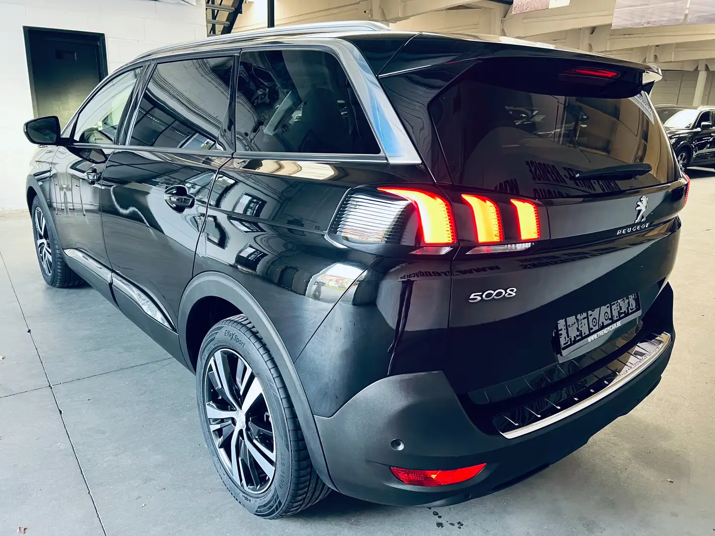 Peugeot 5008 1.2 PureTech+AUTO+7PL+NAVI+CAMERA+CARPASS Zwart - 2