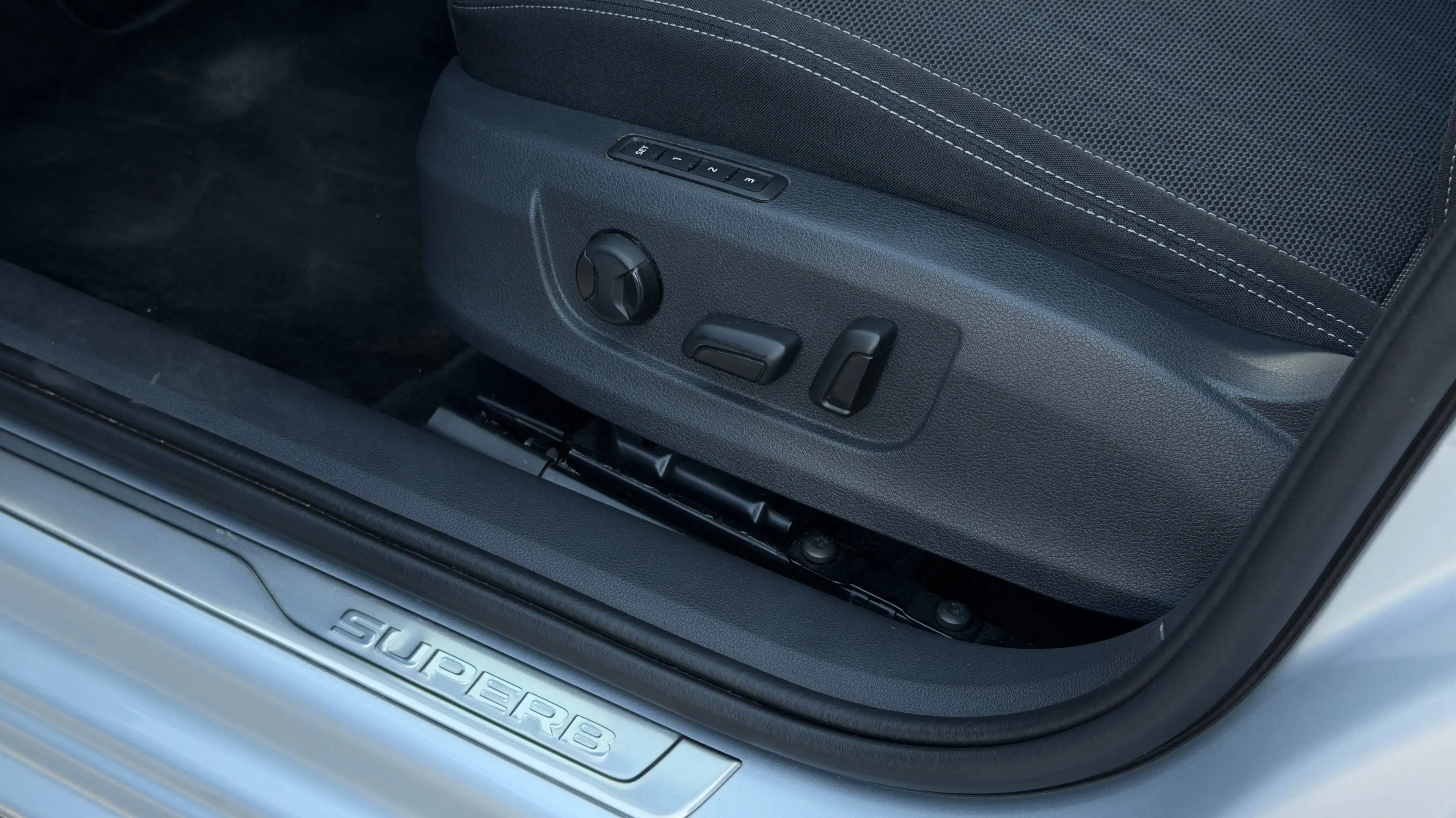 Skoda Superb Combi 1.4 TSI 218pk iV Business Edition Plus | Cam — photo 15