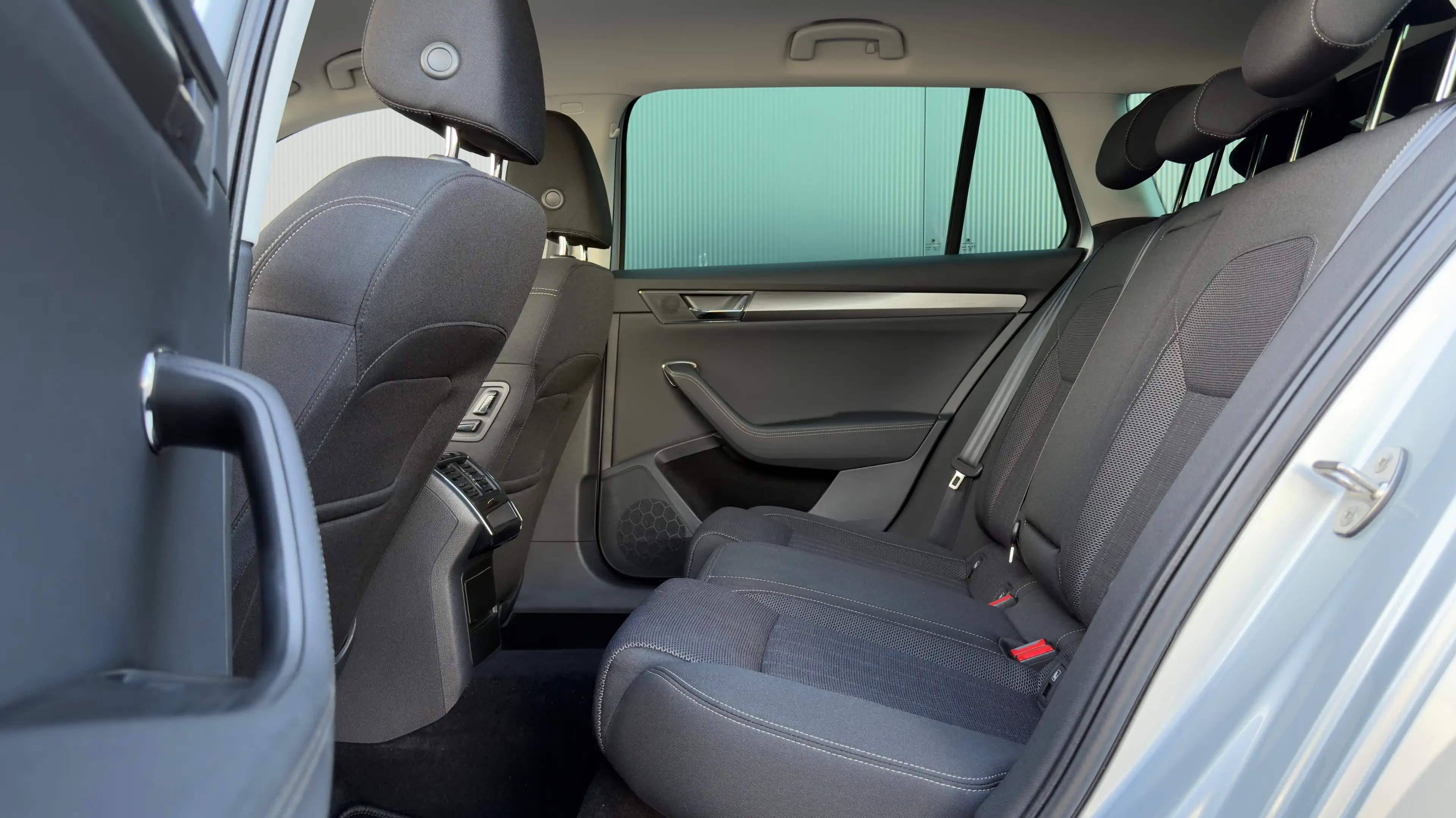 Skoda Superb Combi 1.4 TSI 218pk iV Business Edition Plus | Cam — photo 13