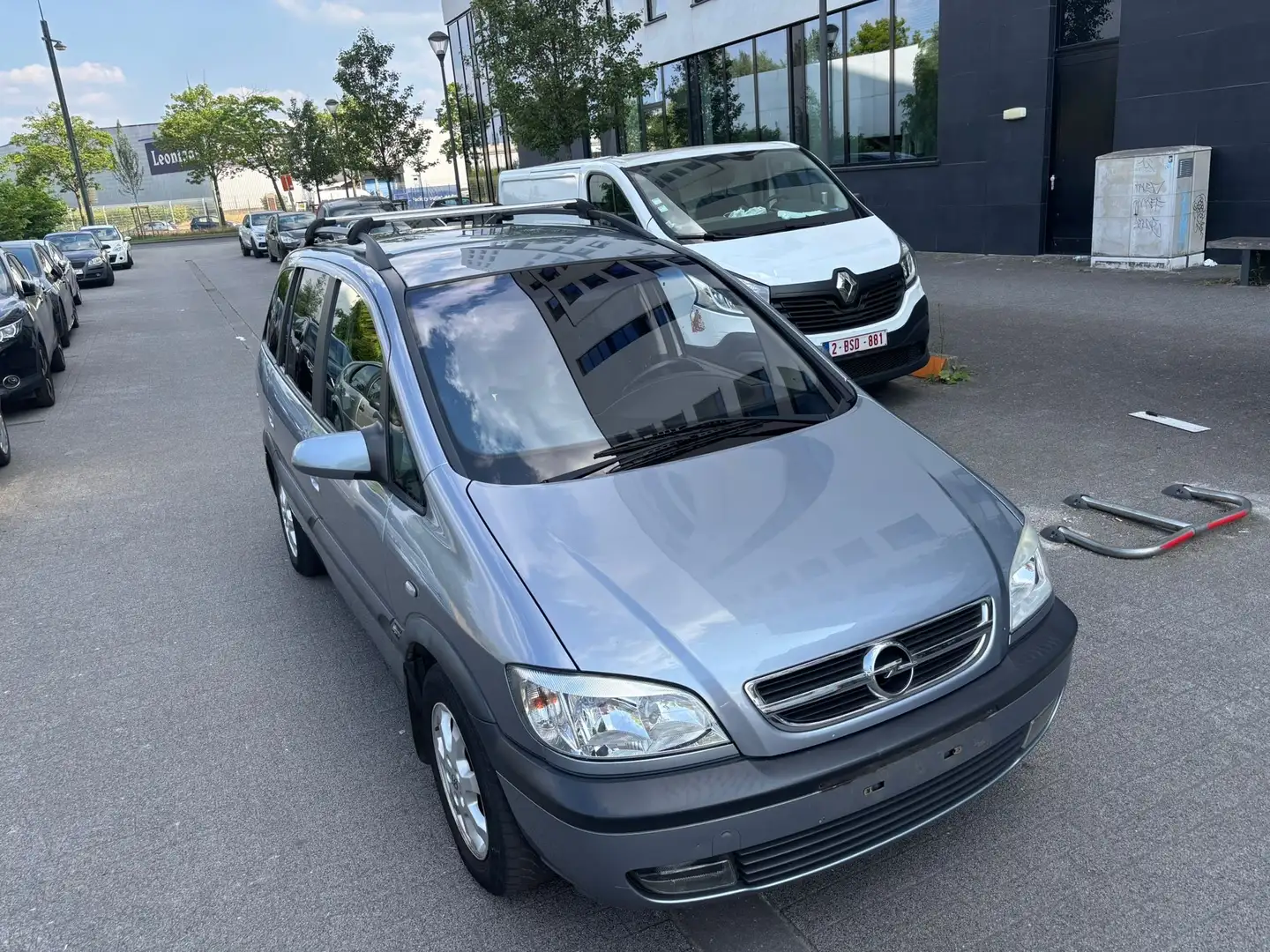 Opel Zafira 1.6i XEL 16v Elegance 7 PL. Grijs - 1