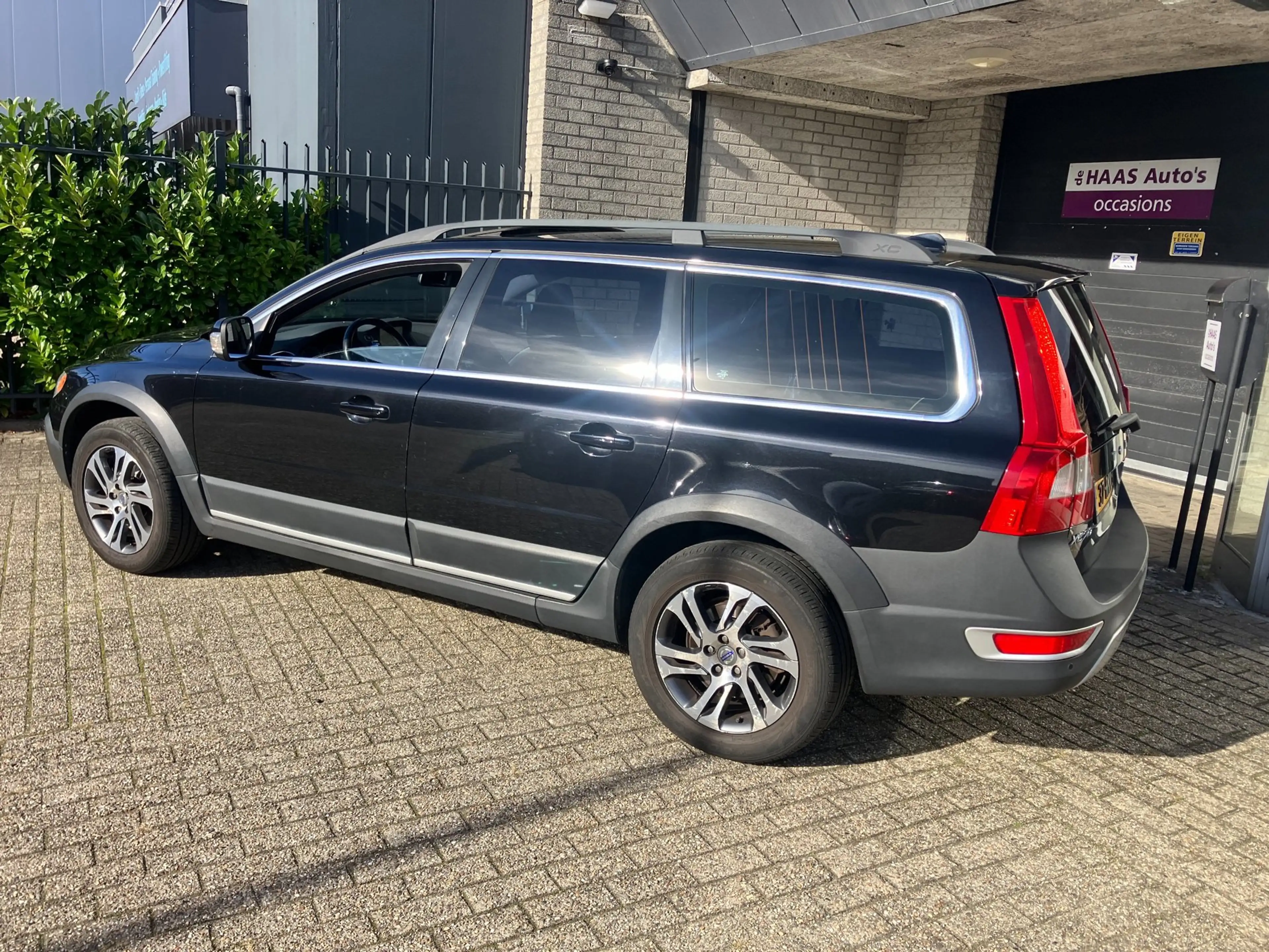 Volvo XC70 2.0 D3 FWD Limited Edition / EURO-5 / 5-CILINDER / — photo 4