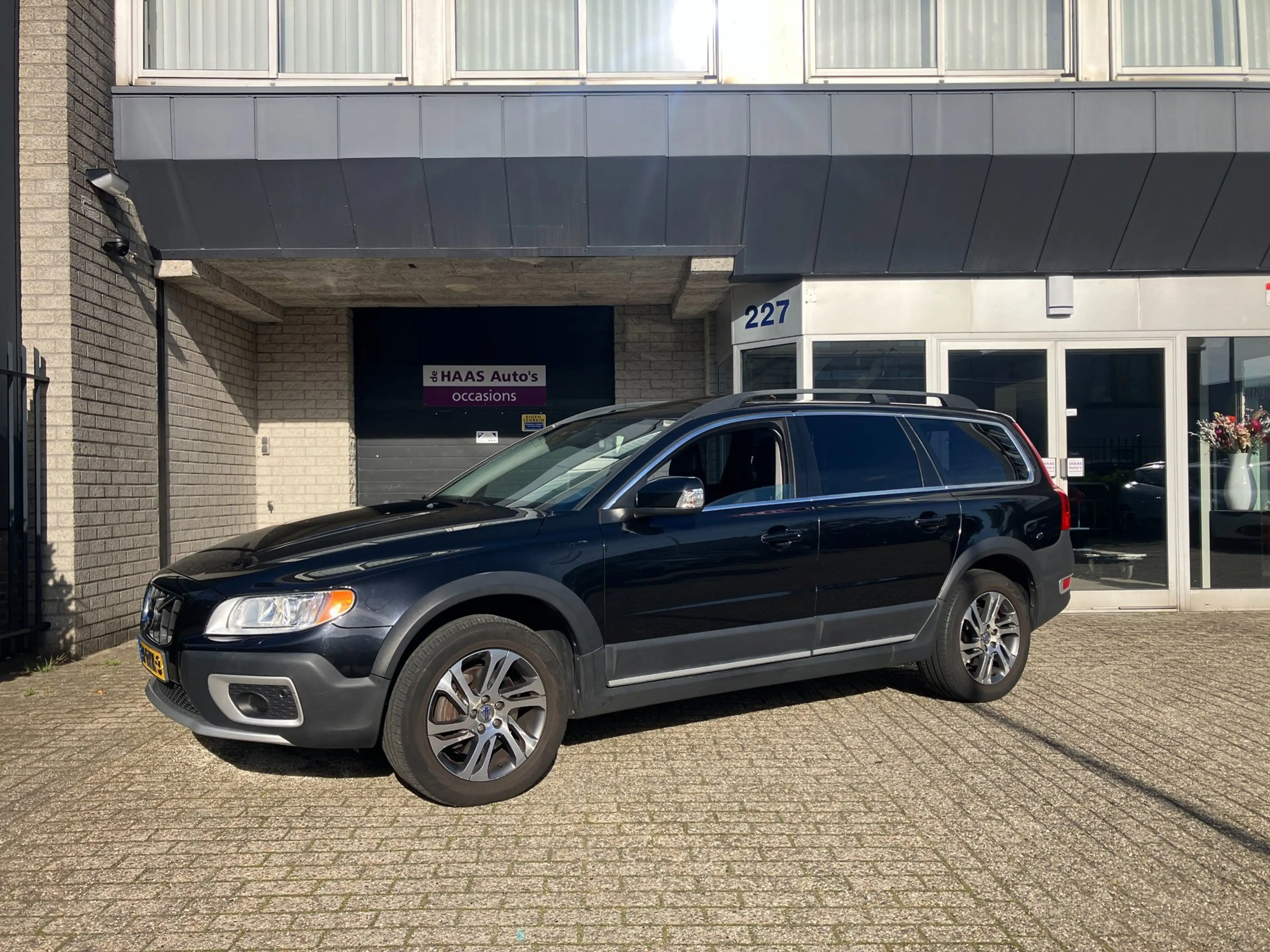 Volvo XC70 2.0 D3 FWD Limited Edition / EURO-5 / 5-CILINDER /