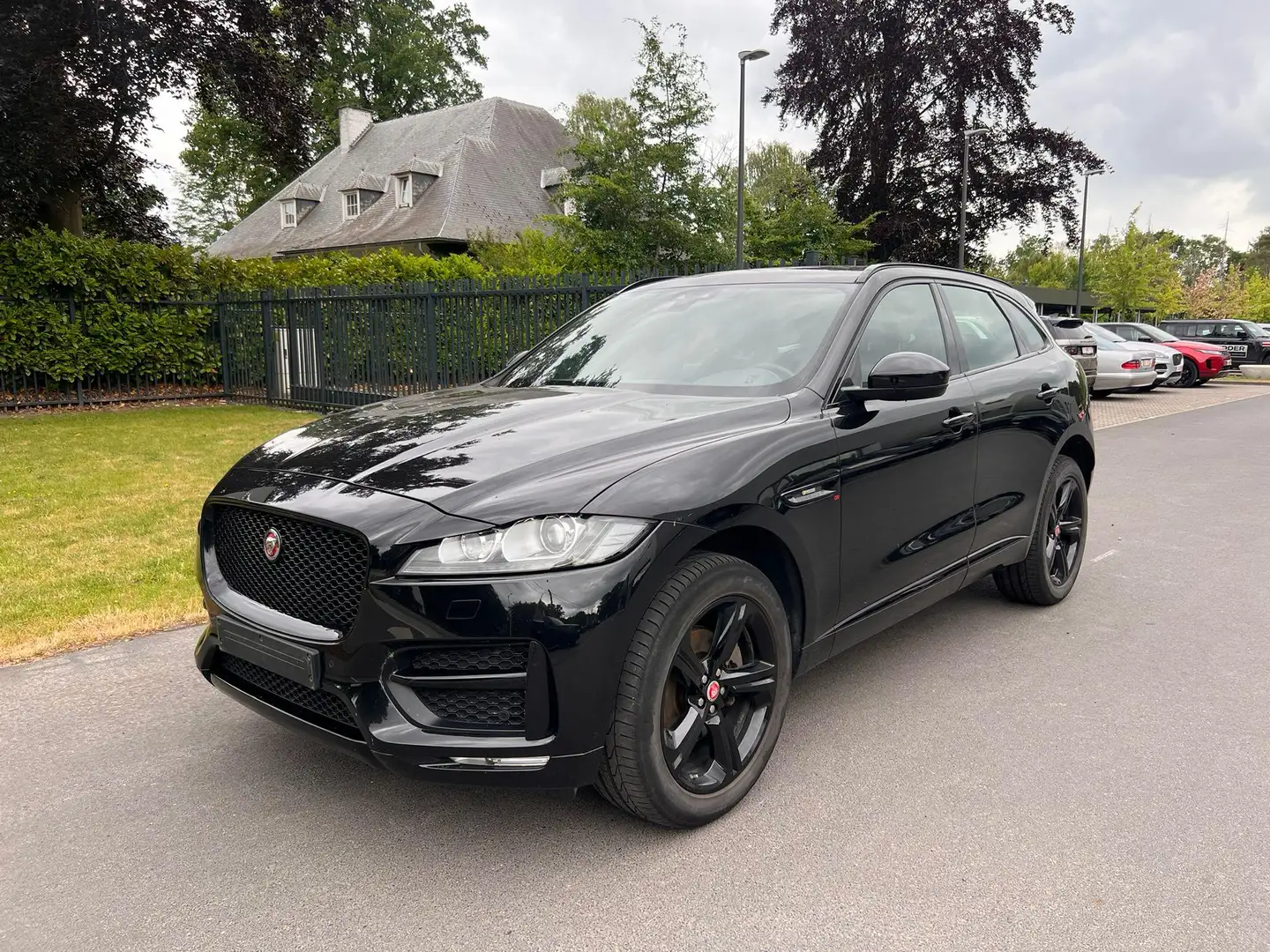 Jaguar F-Pace 2.0 D180 Noir - 2