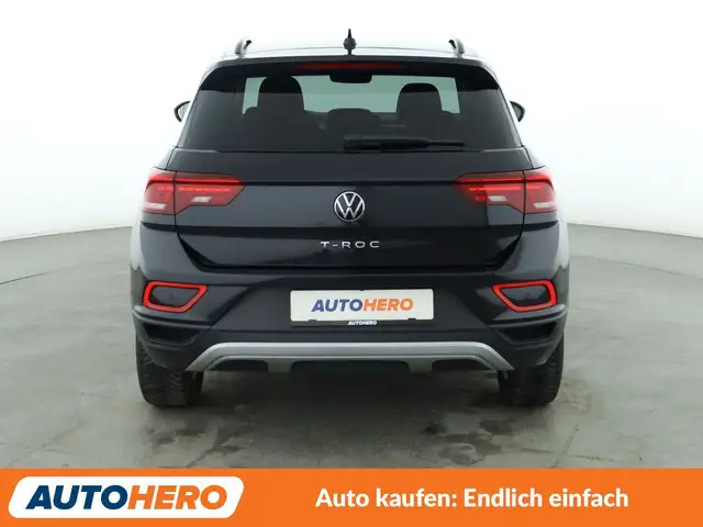 Volkswagen T-Roc view 5