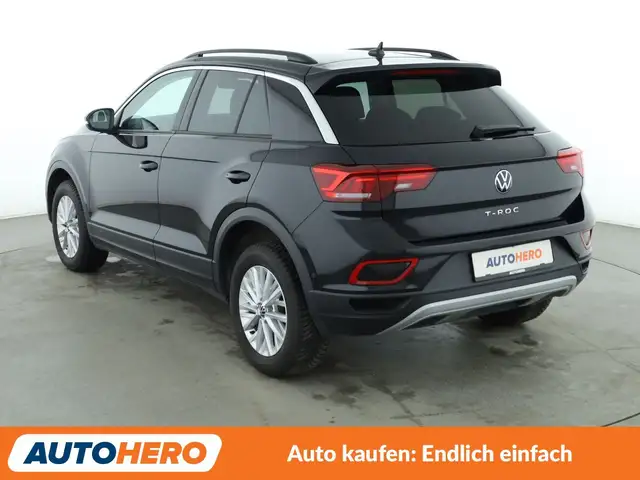 Volkswagen T-Roc view 4