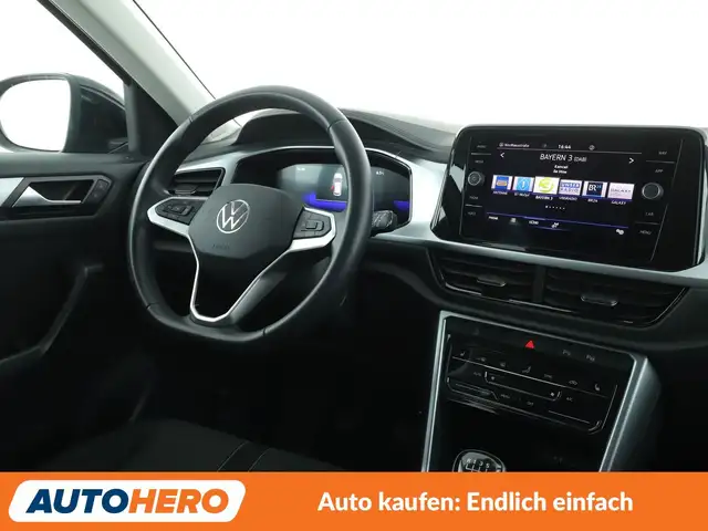 Volkswagen T-Roc view 13