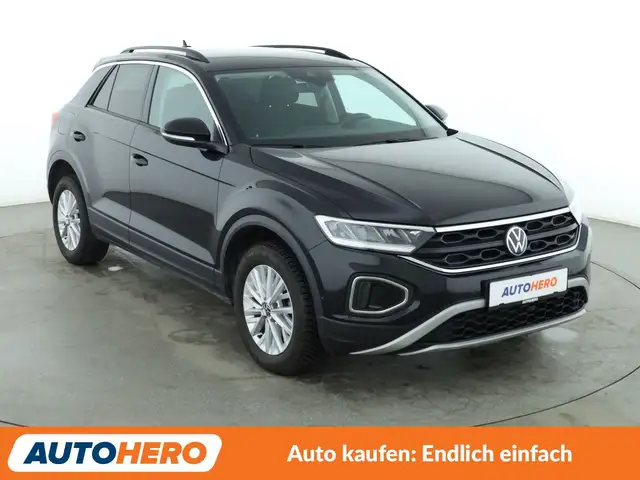 Volkswagen T-Roc view 8