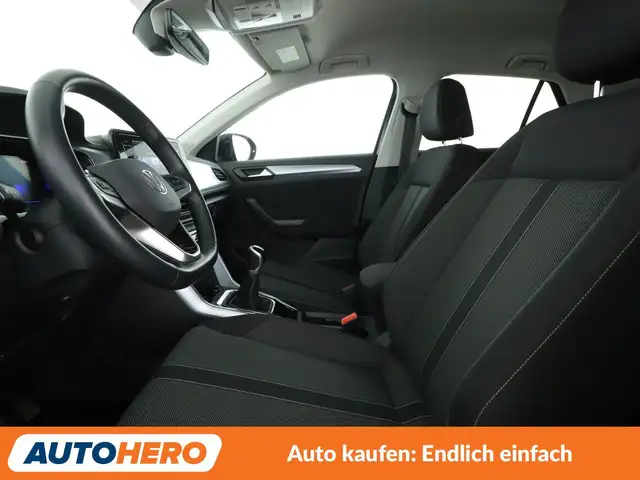 Volkswagen T-Roc view 10