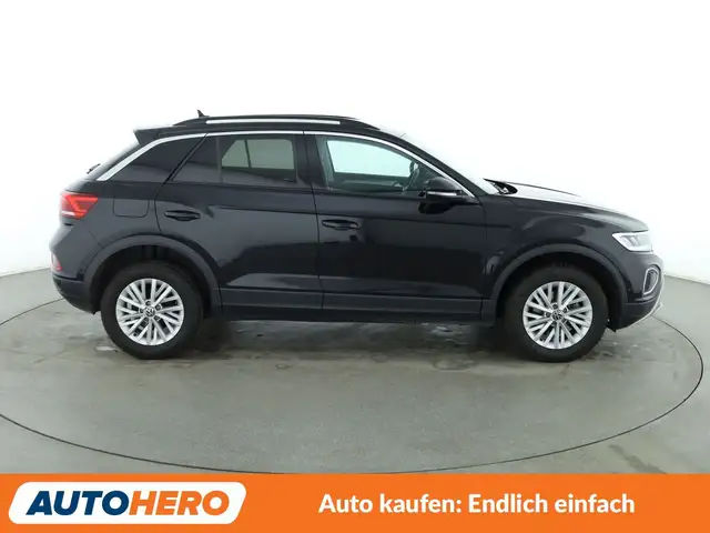 Volkswagen T-Roc view 7