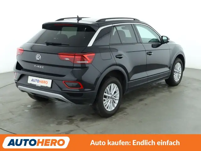 Volkswagen T-Roc view 6