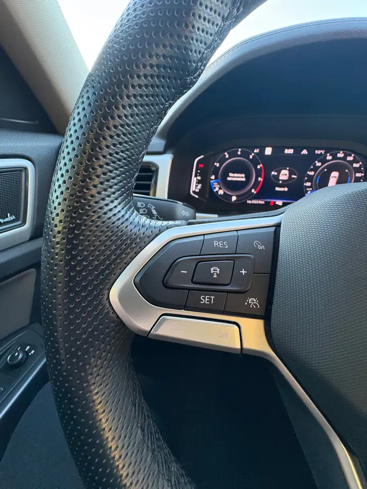 Volkswagen Atlas снимка Volkswagen Atlas
