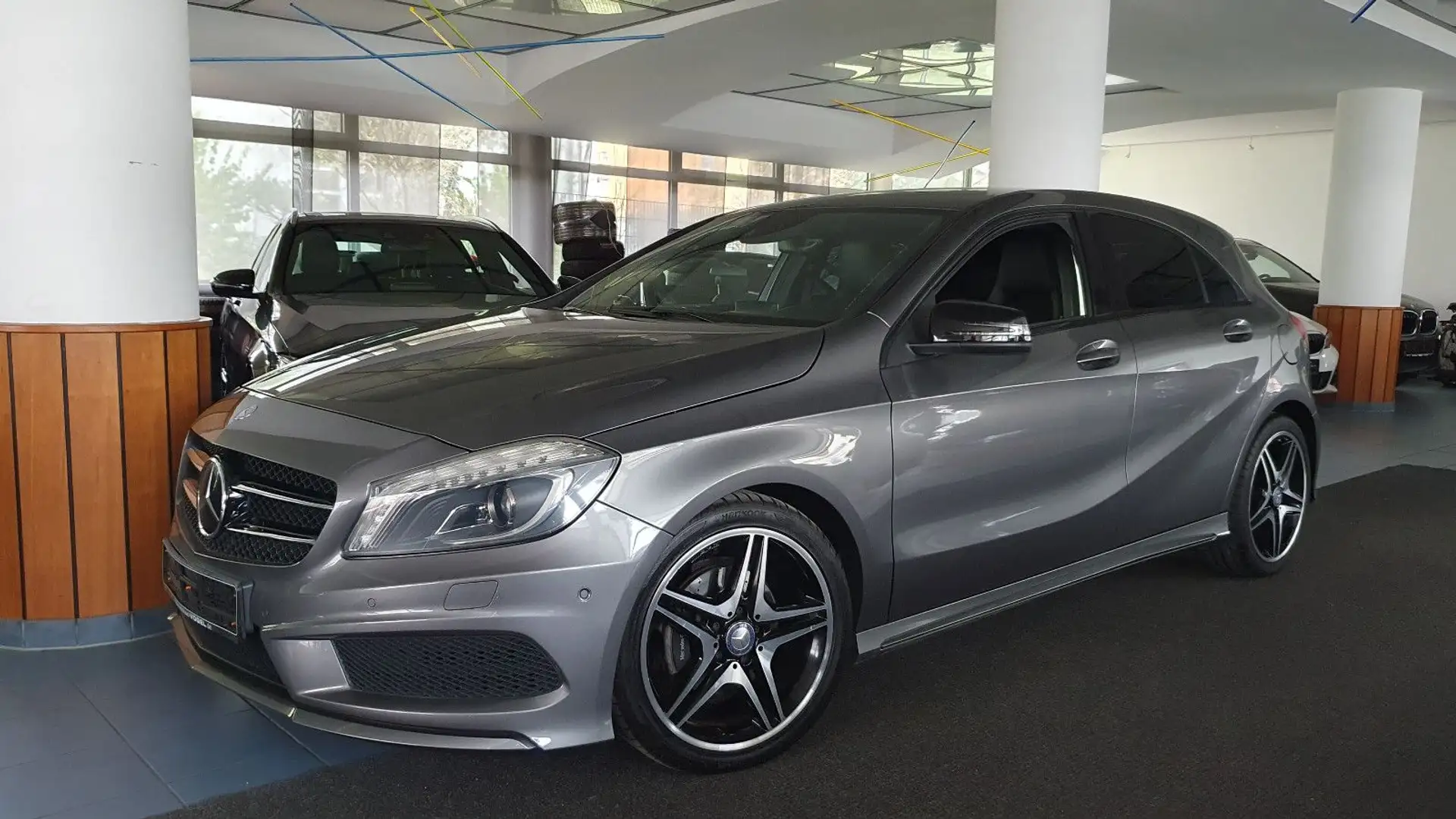 Mercedes-Benz A 200 BE AMG Line/ILS/HK/Night/1.Hd/Scheckheftge Grau - 1