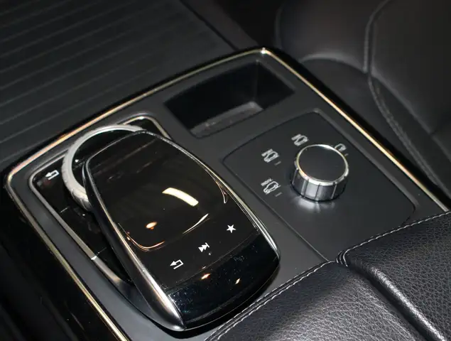 Mercedes-Benz Gle view 19