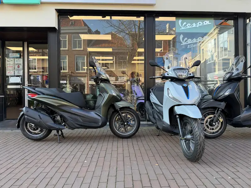 Piaggio Beverly 400 - foto 8