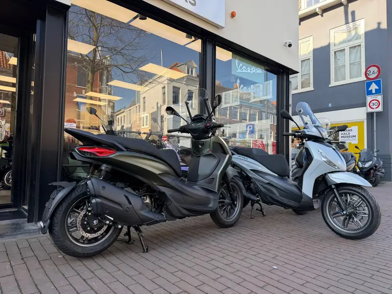 Piaggio Beverly 400 - foto 6