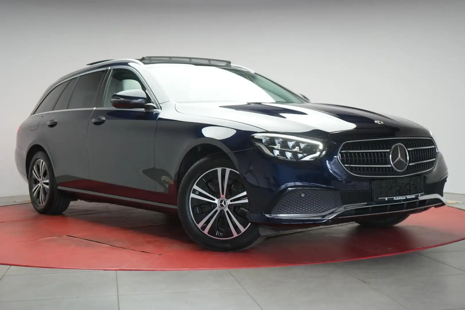 Mercedes-Benz E 220 d 4Matic T 9G-Tronic Avantgarde Distronic/ Bleu - 1