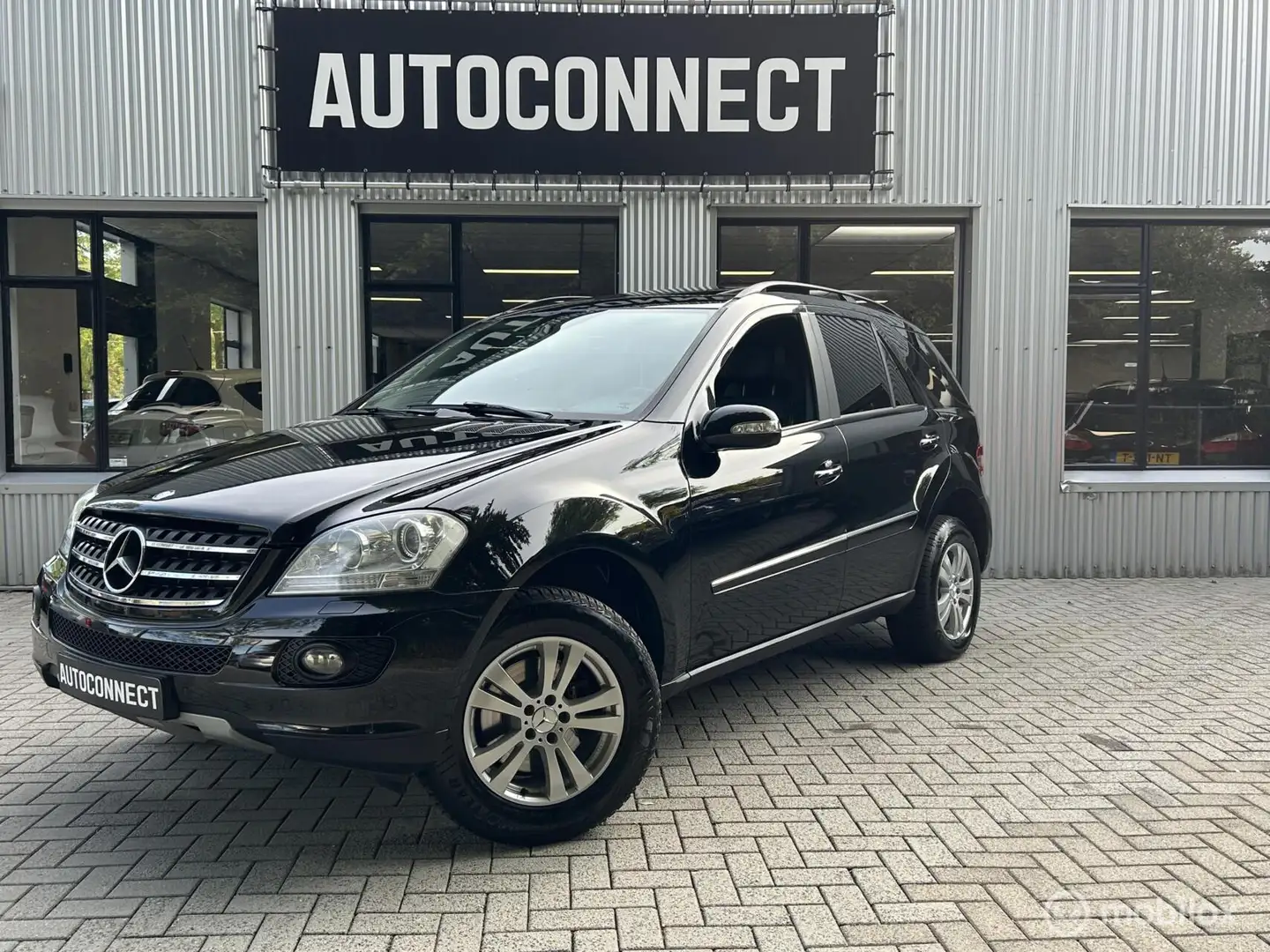 Mercedes-Benz ML 350 M-klasse CRUISE, NAVI, OPENDAK, PDC V/A Schwarz - 1