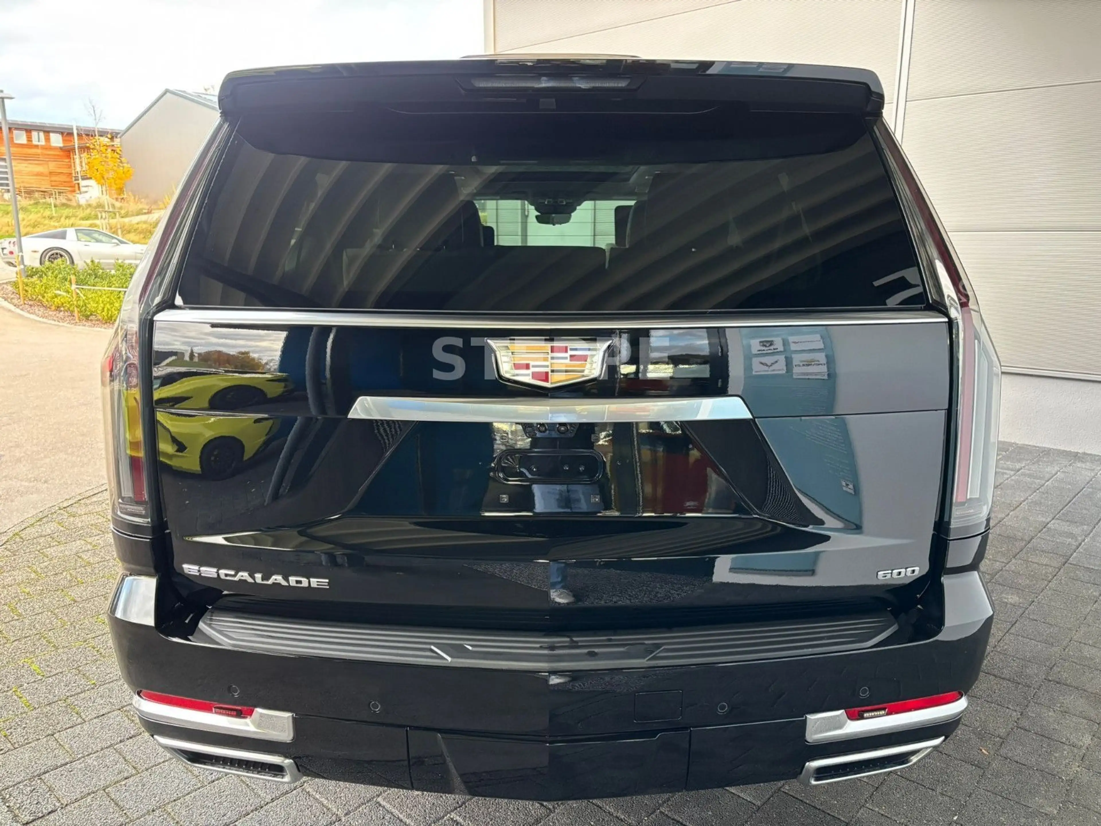 Cadillac Escalade FACELIFT MY26 6.2 V8 Platinum Luxury24" — photo 3