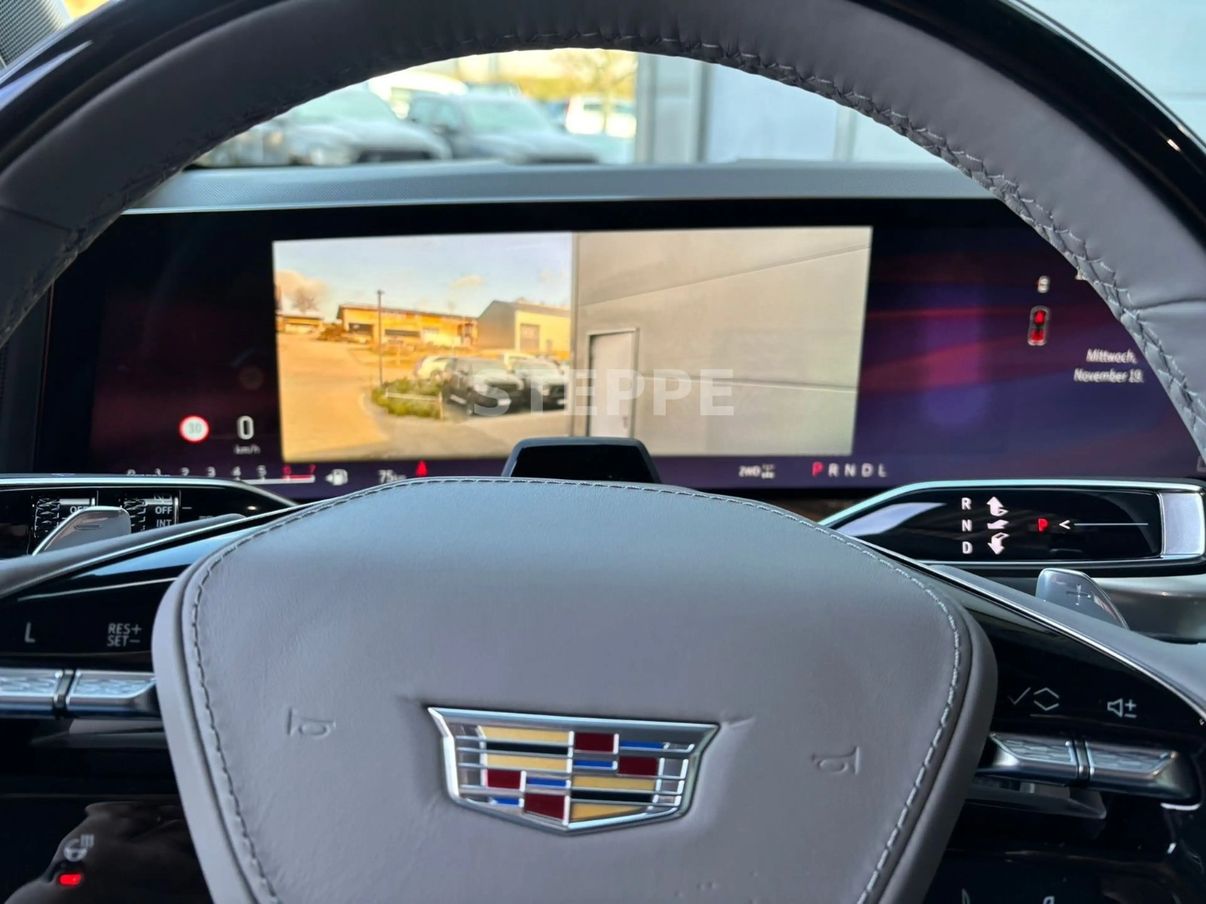 Cadillac Escalade FACELIFT MY26 6.2 V8 Platinum Luxury24" — photo 12