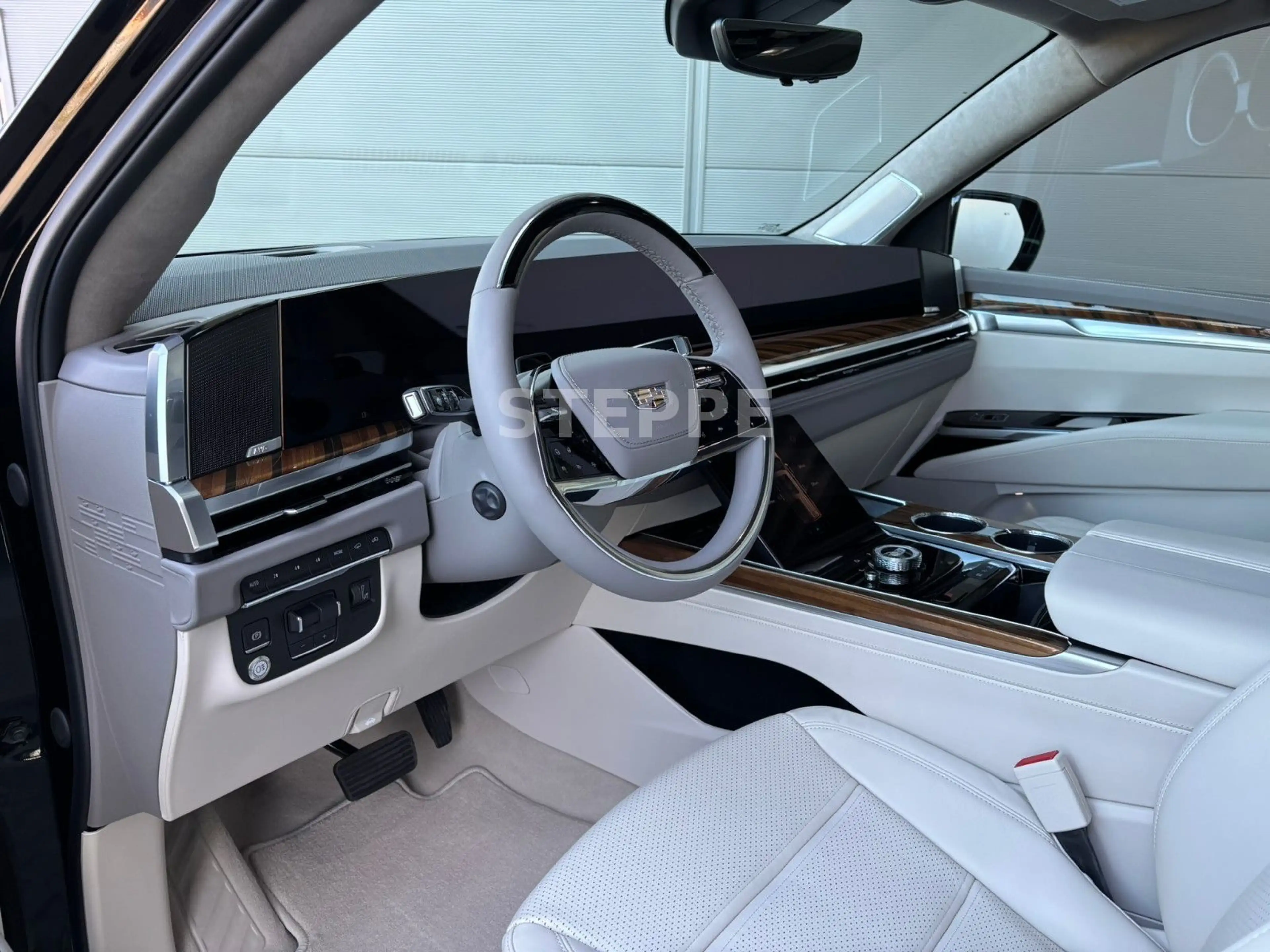 Cadillac Escalade FACELIFT MY26 6.2 V8 Platinum Luxury24" — photo 4