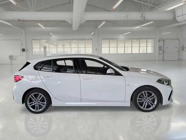 BMW 1 Series view 3
