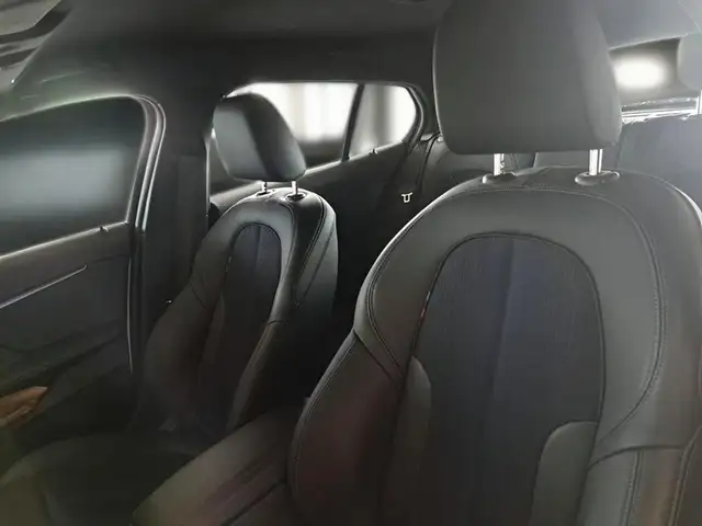 BMW 1 Series view 9