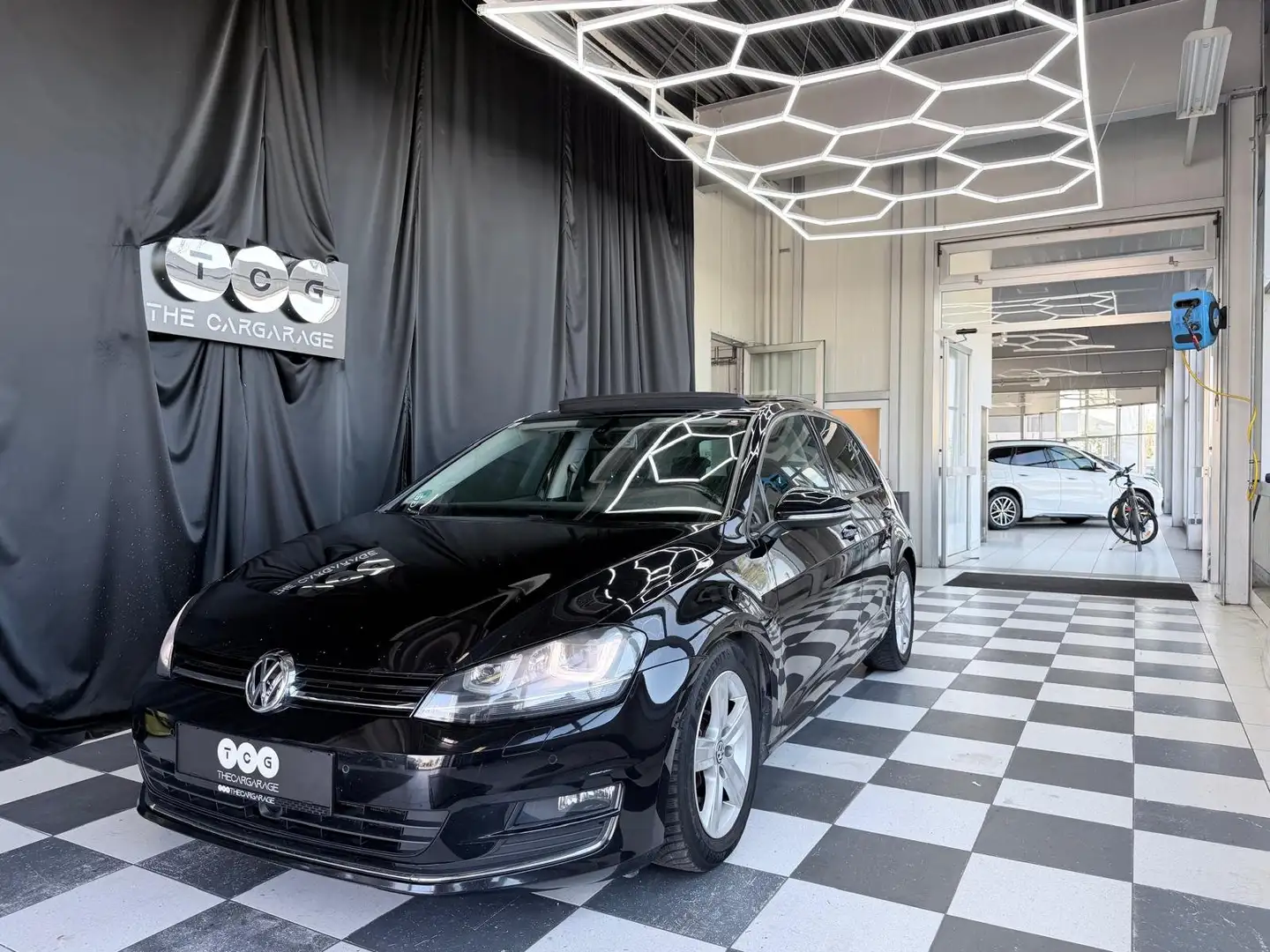 Volkswagen Golf Golf Sky 1,6 BMT TDI DPF DSG Schwarz - 1
