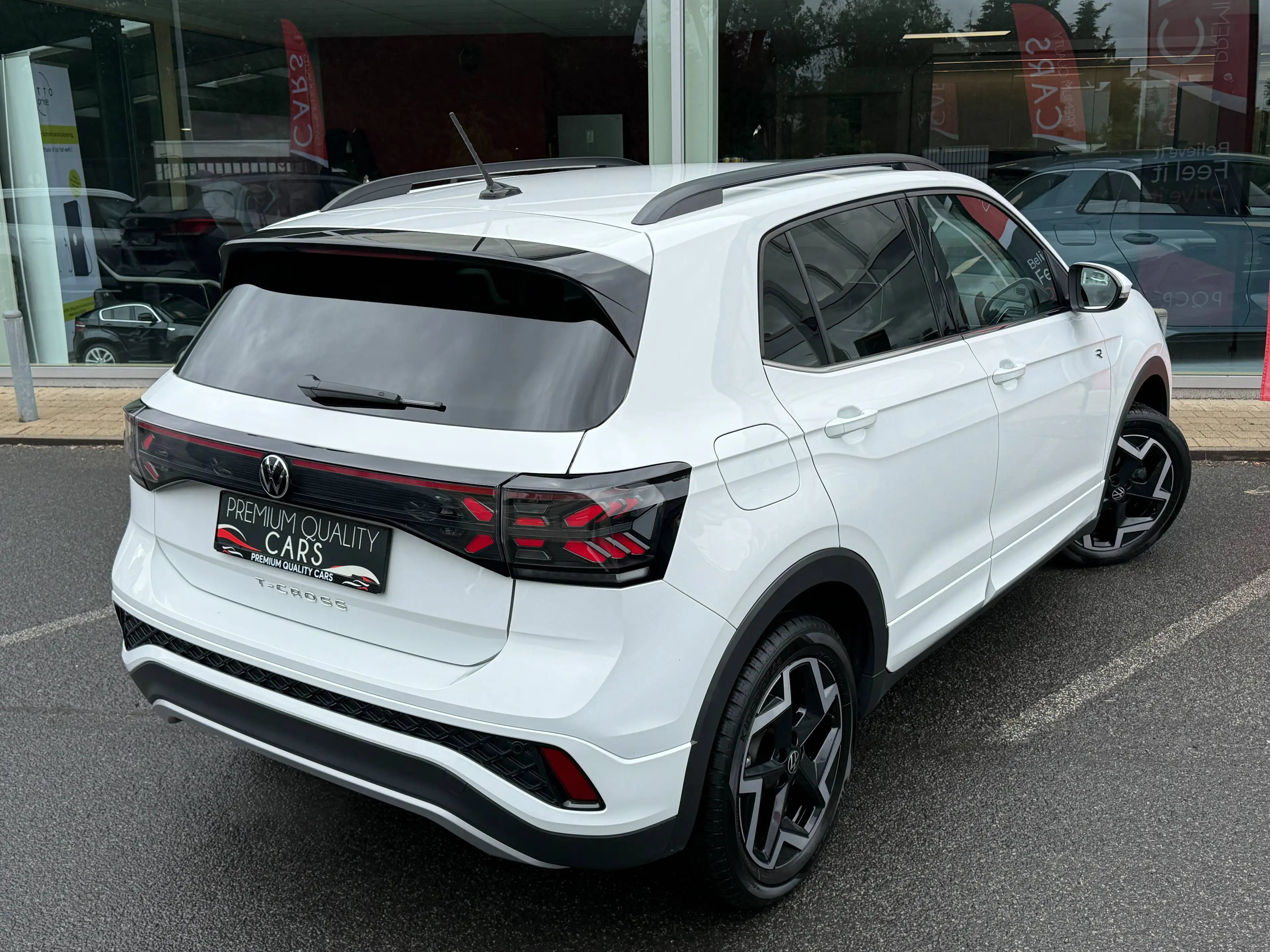 Volkswagen T-Cross R-Line / SFEERVERLICHTING / ZETELVERWARMING / CARPLAY / — photo 11