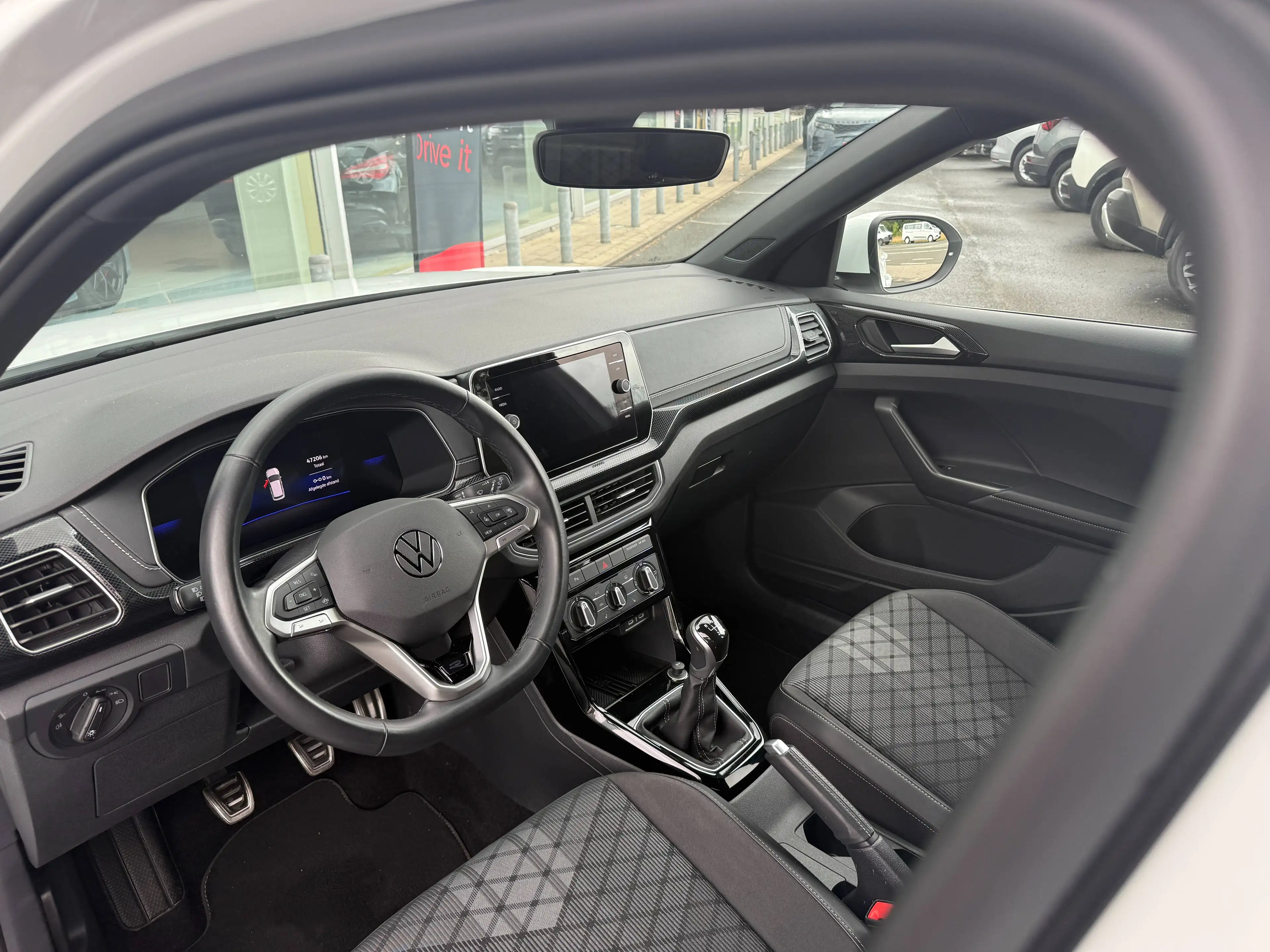 Volkswagen T-Cross R-Line / SFEERVERLICHTING / ZETELVERWARMING / CARPLAY / — photo 15