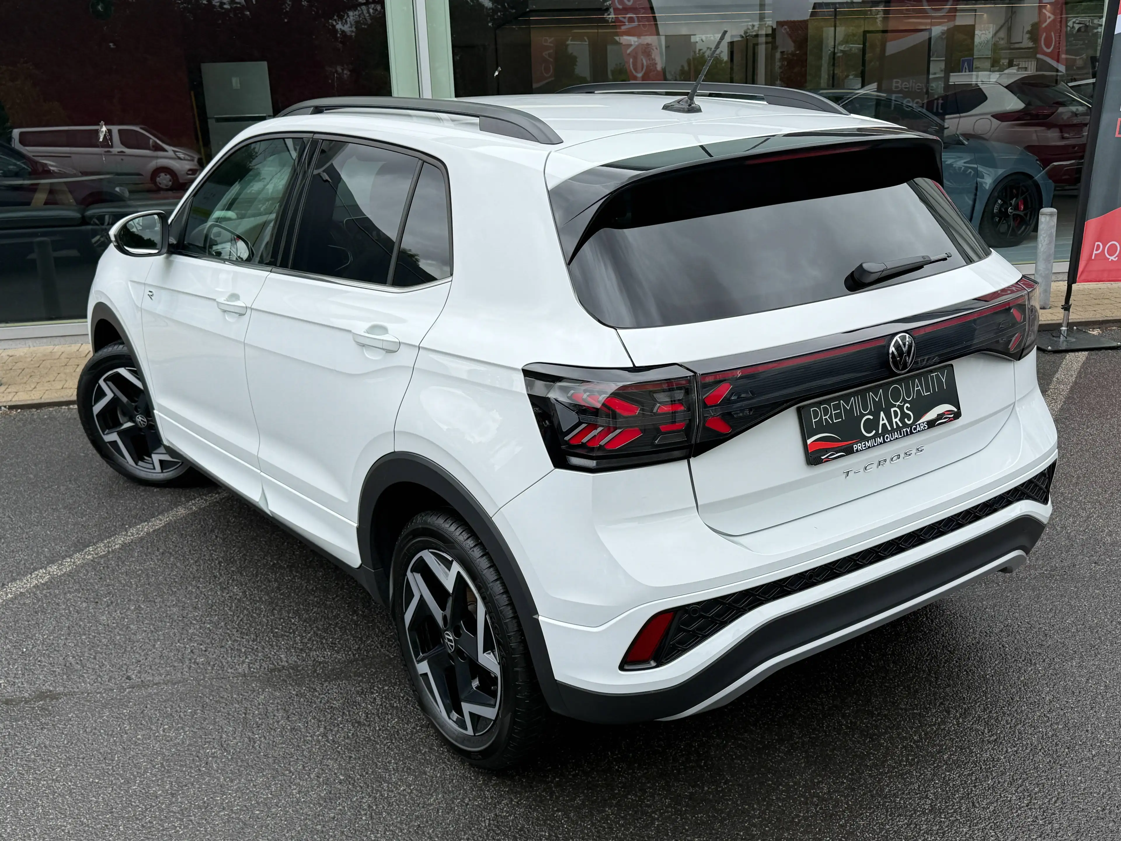 Volkswagen T-Cross R-Line / SFEERVERLICHTING / ZETELVERWARMING / CARPLAY / — photo 8