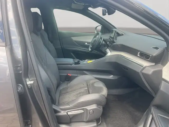 Peugeot 5008 view 9