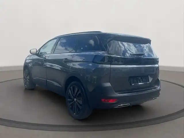 Peugeot 5008 view 3