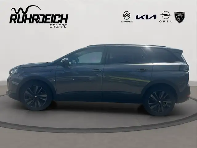 Peugeot 5008 view 2