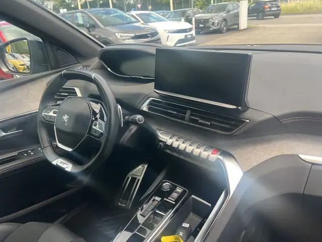Peugeot 5008 view 12