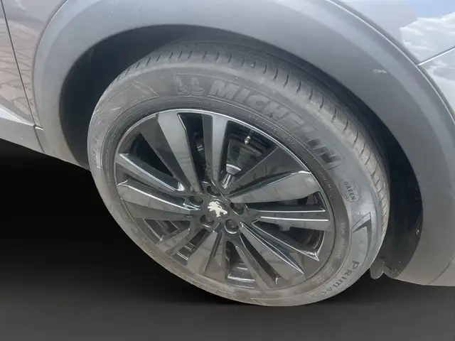 Peugeot 5008 view 8