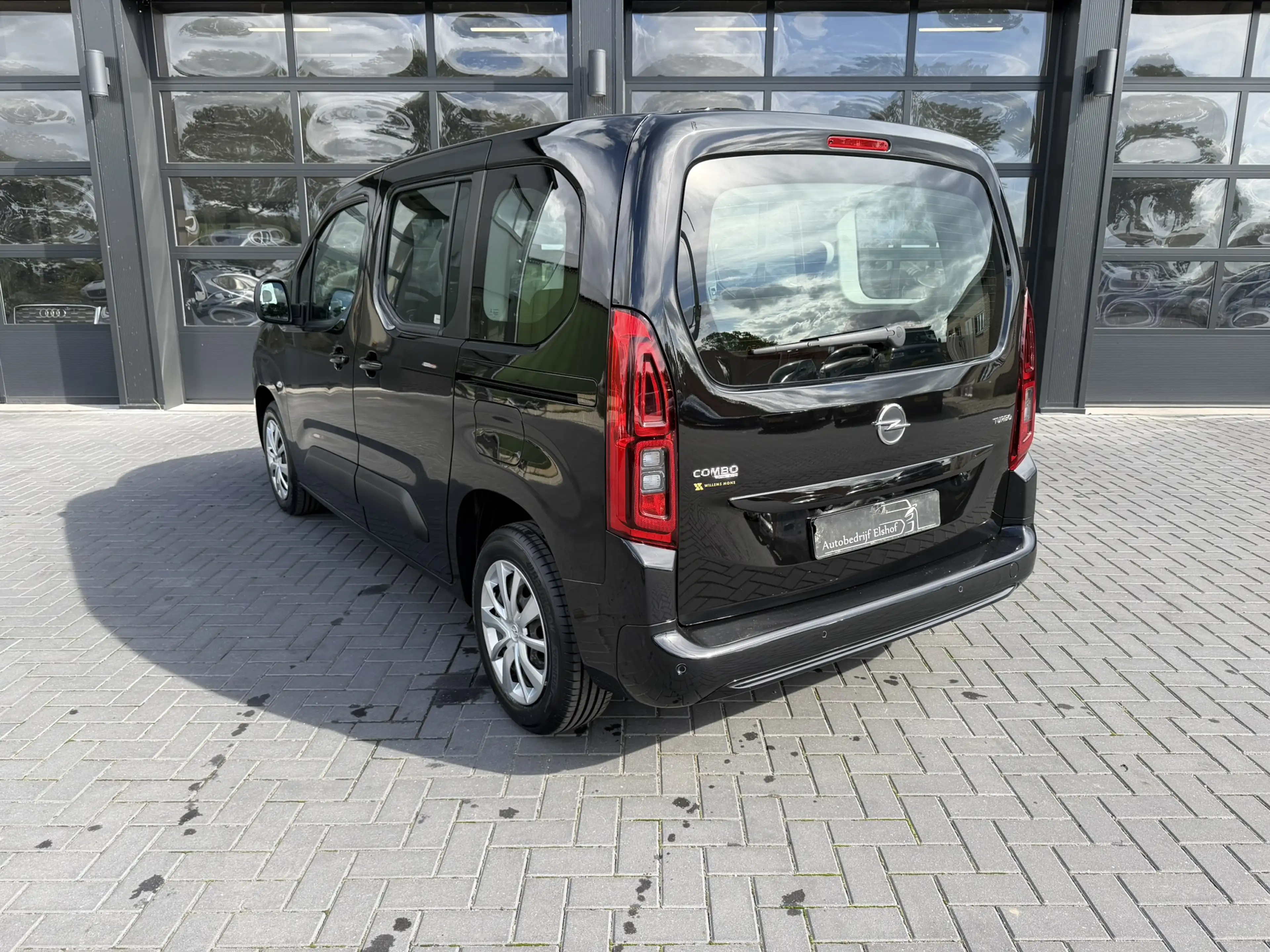 Opel Combo Tour 1.2 Turbo automaat / 360 Camera — photo 16