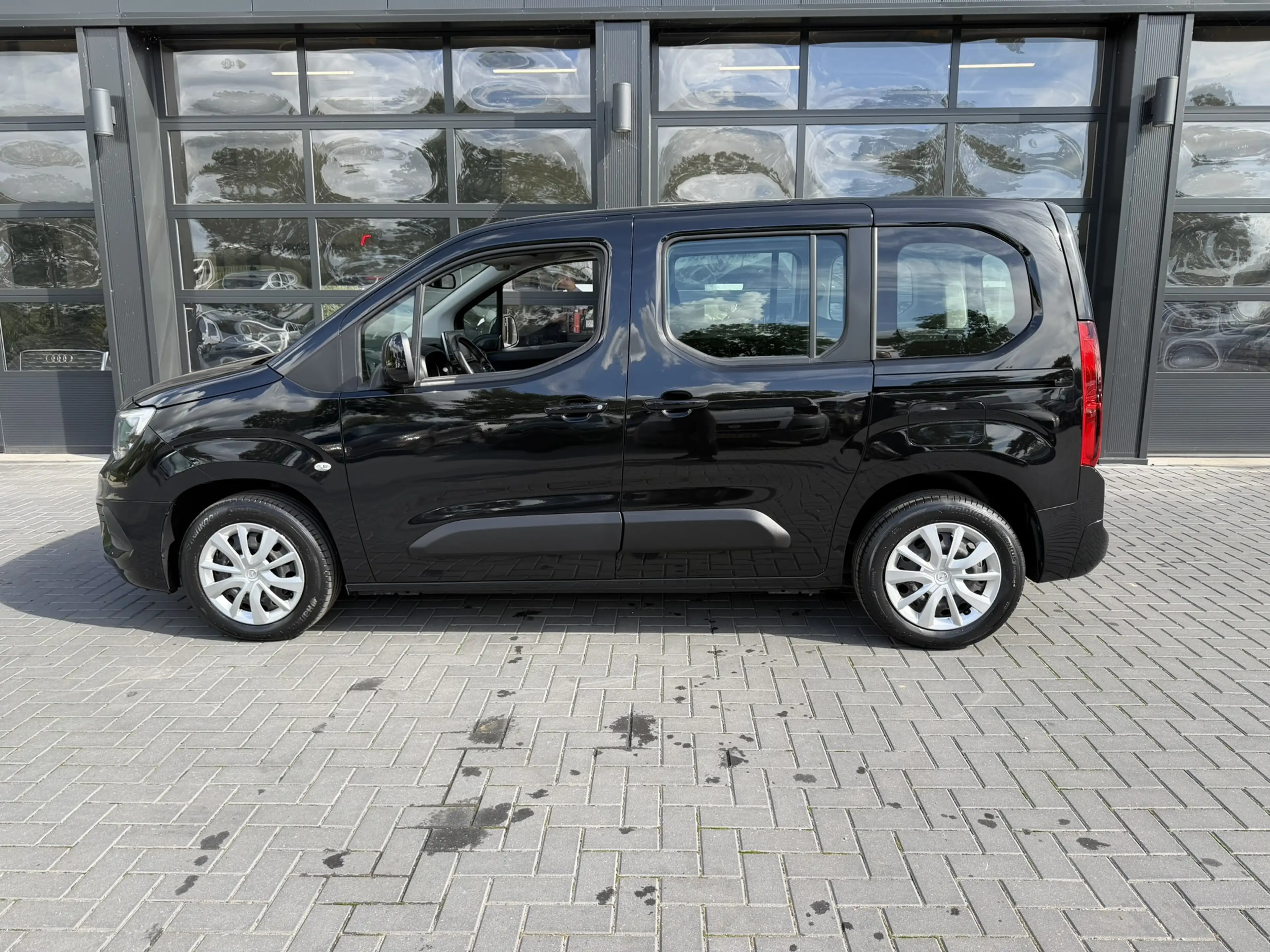 Opel Combo Tour 1.2 Turbo automaat / 360 Camera — photo 17