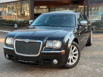 Touring 3.0CRD*XENON*LEDER*AHK*SCHIEBEDACH*