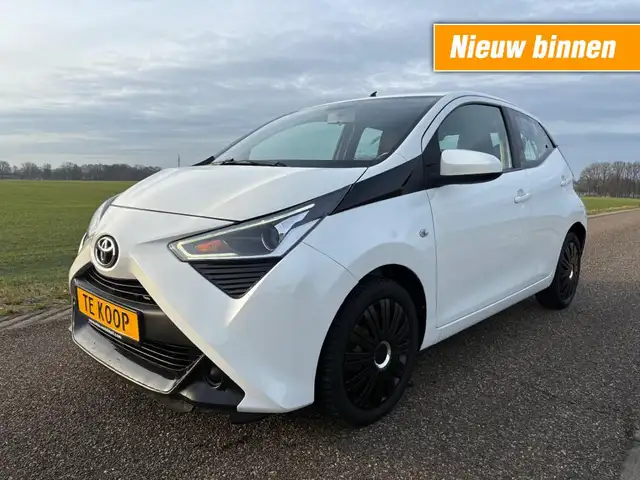 Toyota Aygo 1.0 VVT-I / AUTOMAAT  / 1 EIGENAAR  / ZEER MOOI
