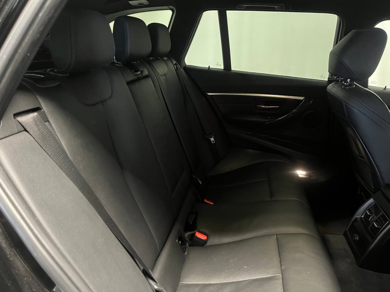BMW 318 3-serie Touring 318i M Sport Corporate Lease - Sch — photo 11