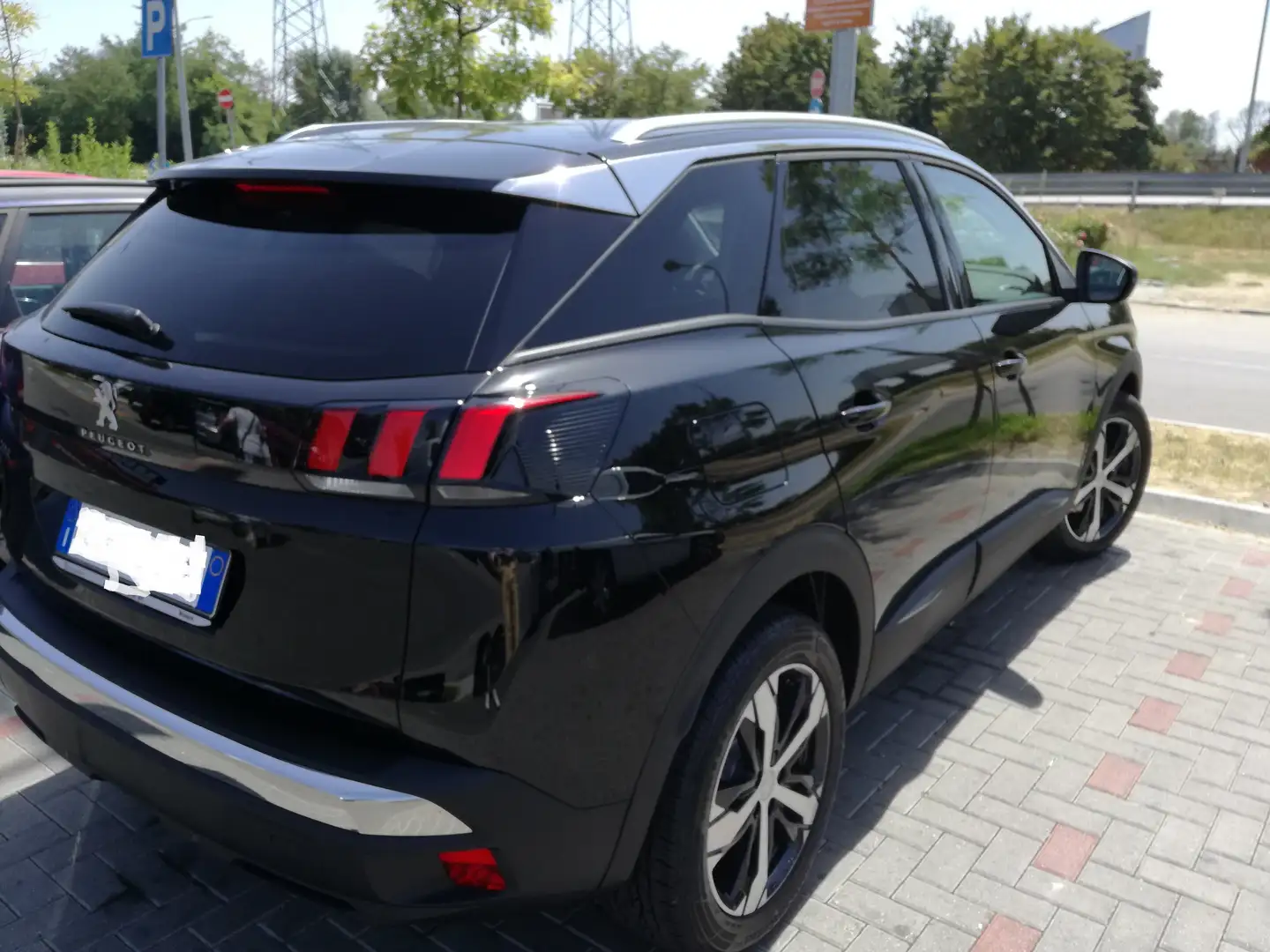 Peugeot 3008 Active BlueHDi 120 con GRIP CONTROL Nero - 2