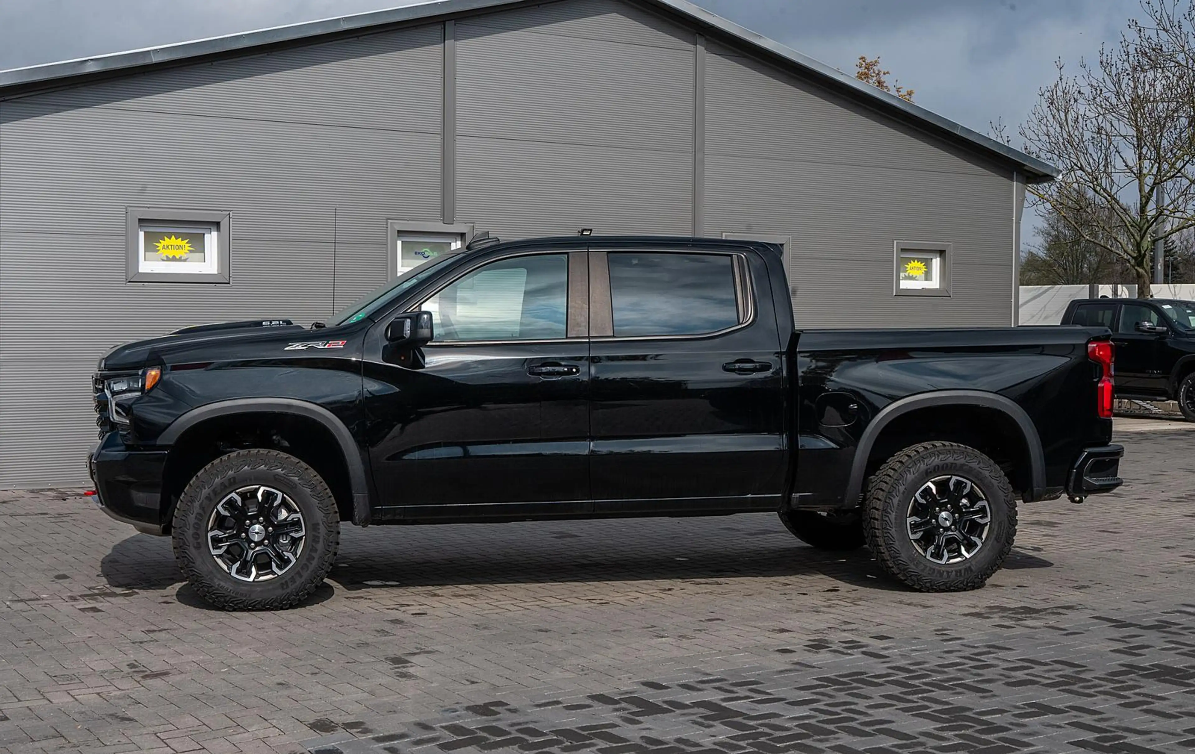 Chevrolet Silverado 1500 ZR2 6,2l,Head-Up,ACC,360° — photo 5