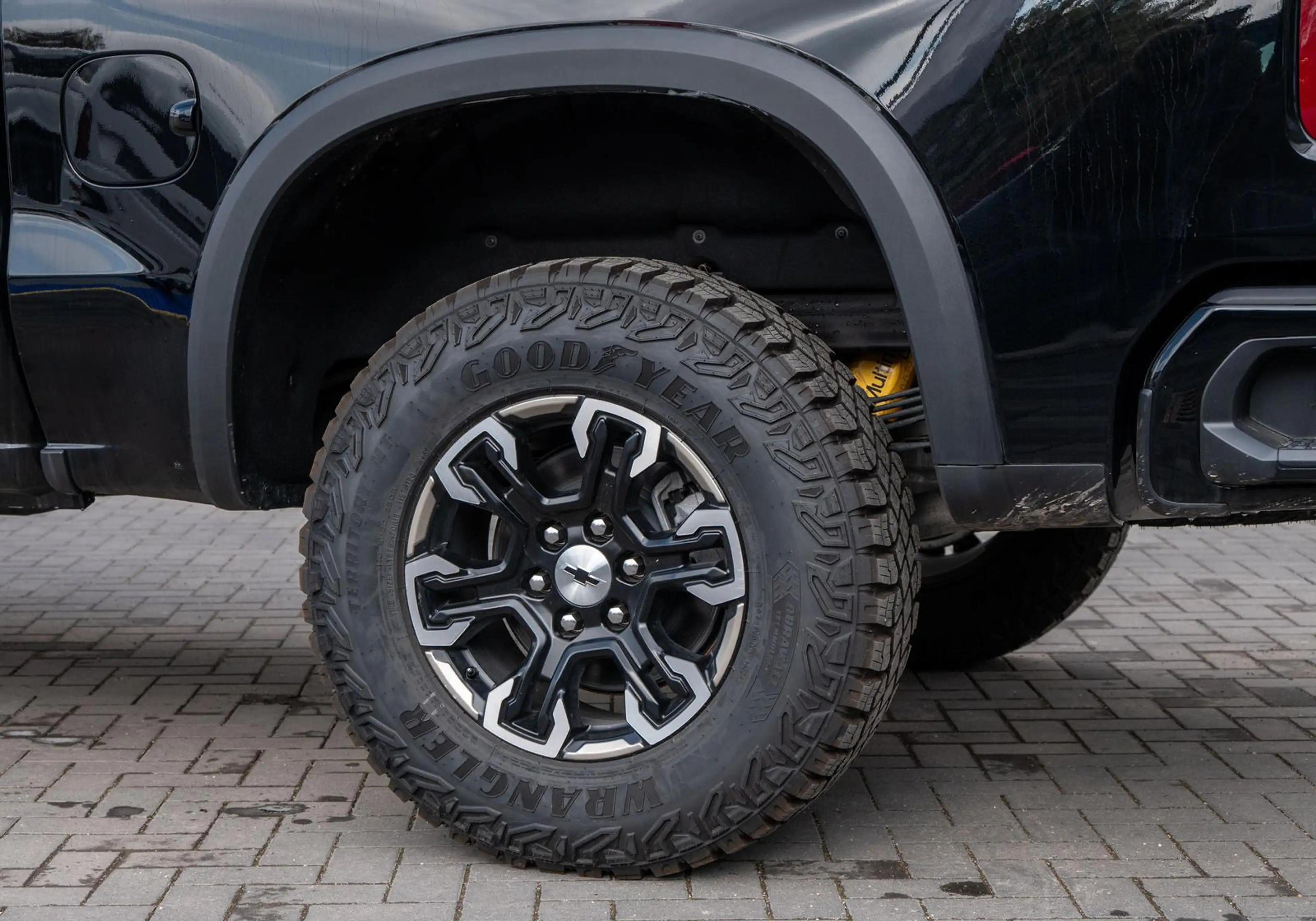 Chevrolet Silverado 1500 ZR2 6,2l,Head-Up,ACC,360° — photo 11