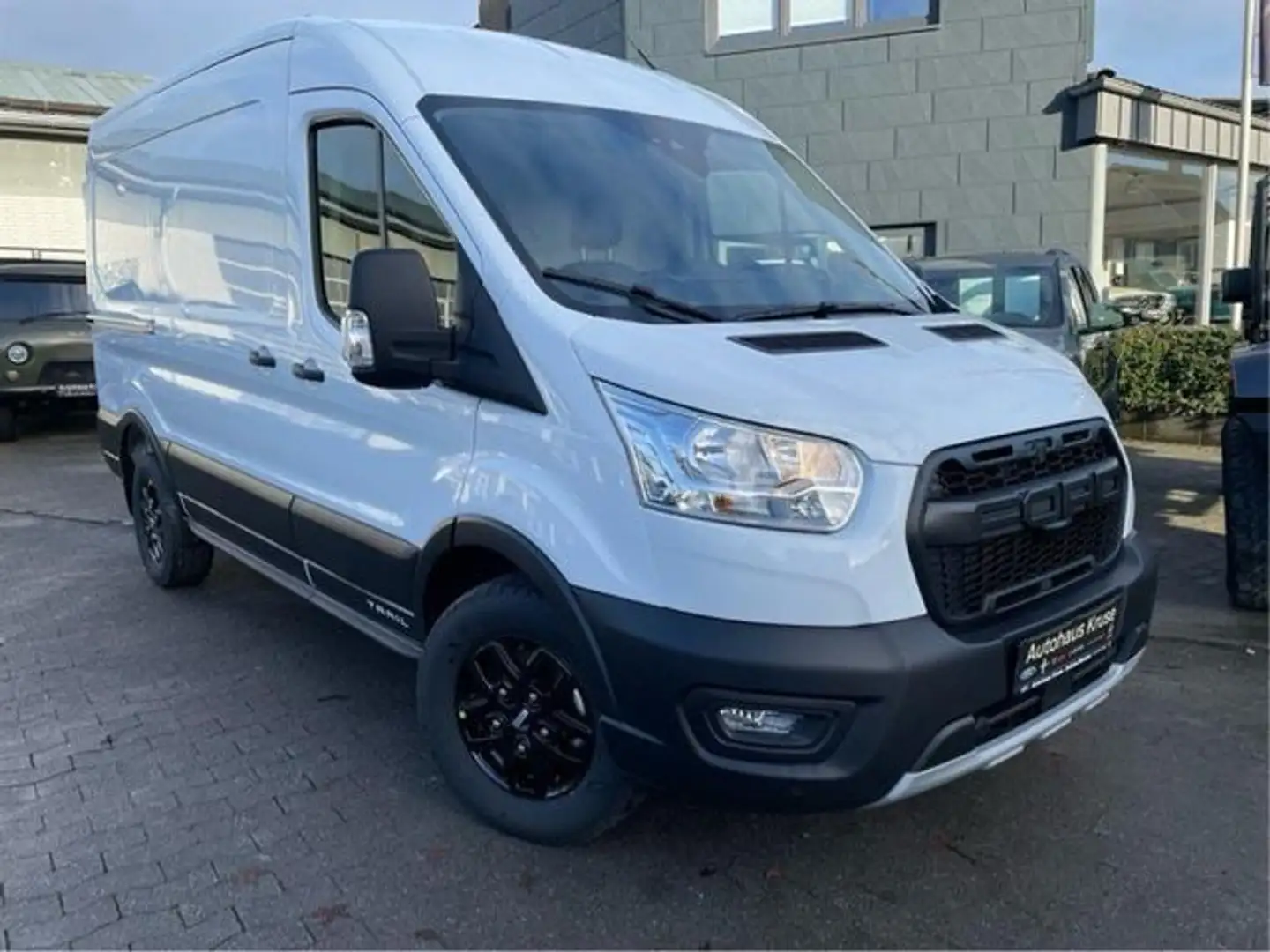 Ford Transit Trail 350 L2, 2,0 l EcoBlue 125 kW Kaste Wit - 1