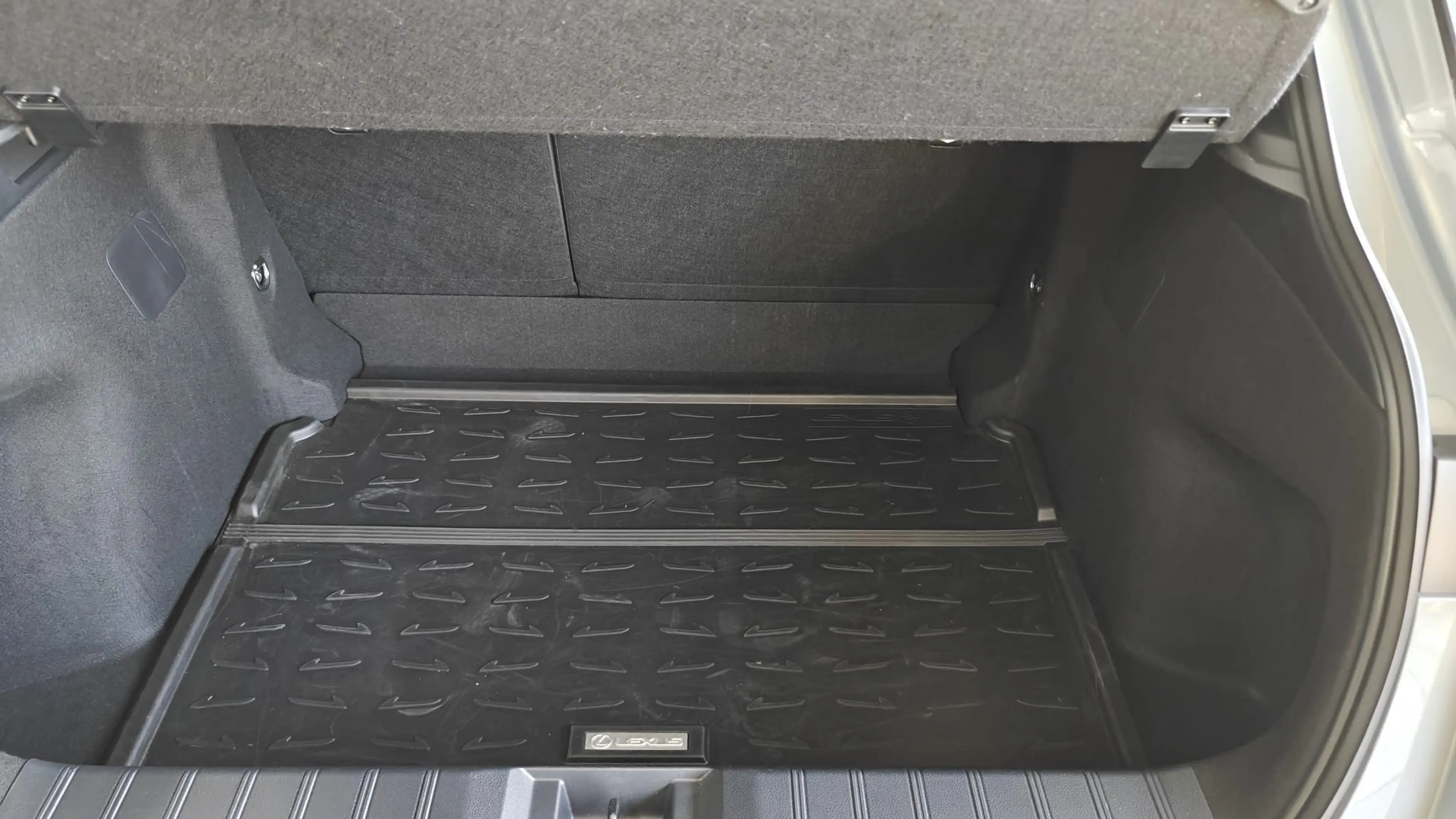 Lexus LBX 1.5i hybride — photo 12