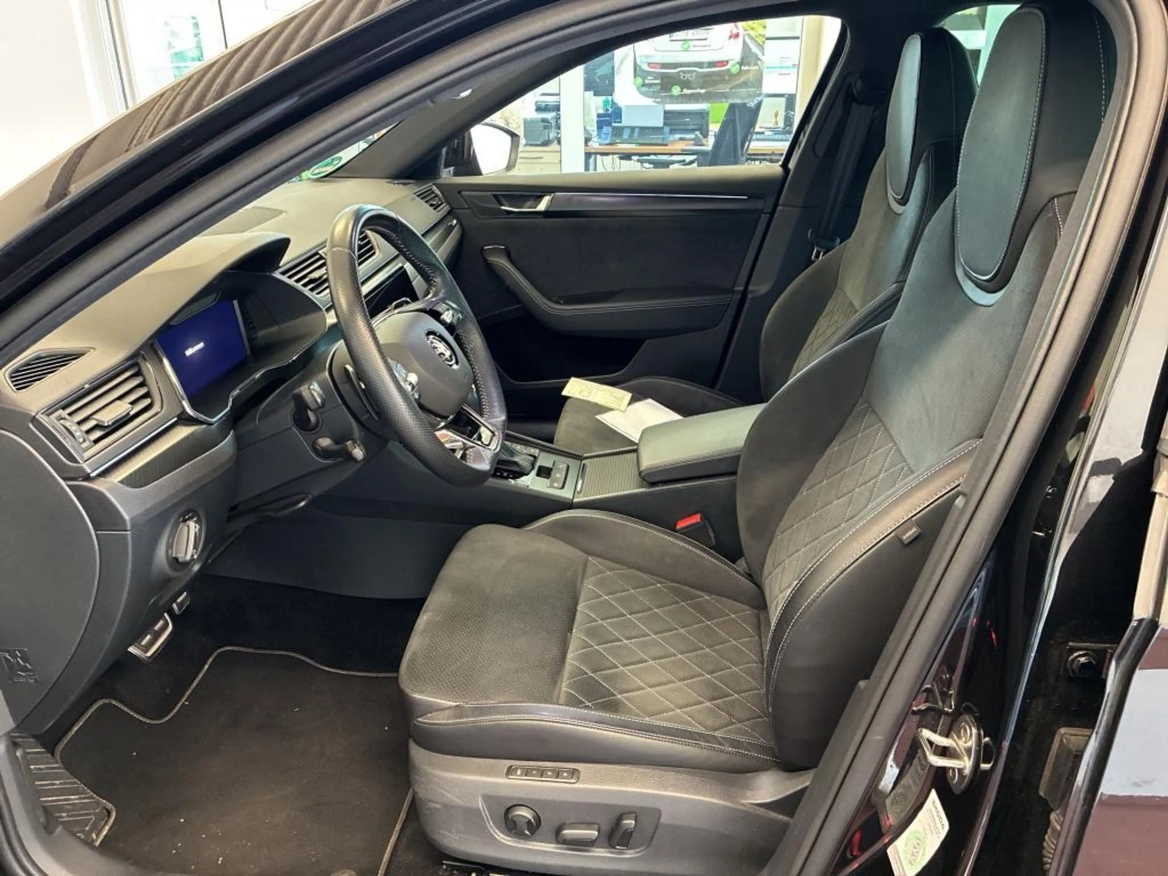 Skoda Superb Combi 2.0 TDI DSG 4x4 SPORTLINE +AHK +MATRIX +ACC — photo 7
