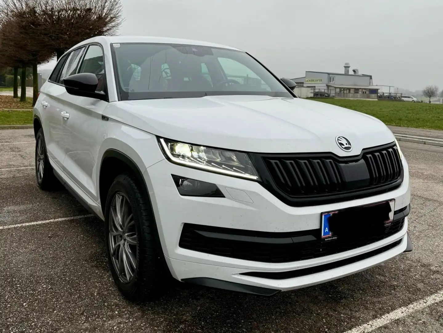 Skoda Kodiaq Kodiaq 2,0 TDI SCR 4x4 Sportline DSG Sportline Weiß - 1