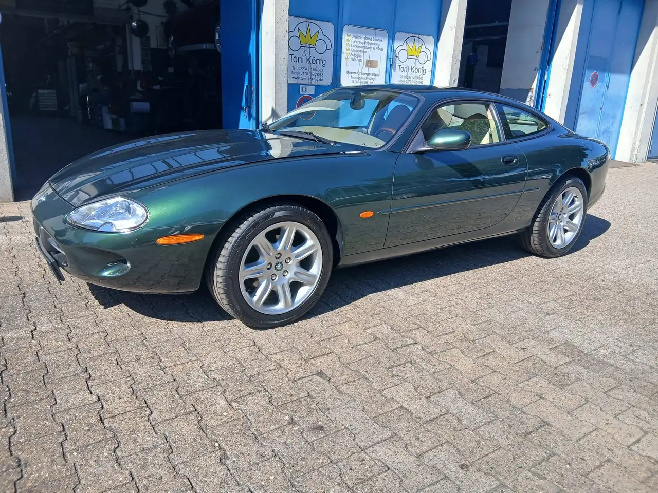 Jaguar XK8 Coupe, foto 1